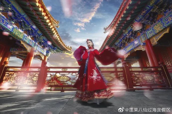 在蓬莱三仙山风景区美妙的取景,古风小姐姐如此惊艳堪称大片