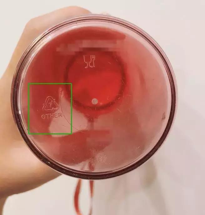 银水瓶喝水有什么危害,用这样的杯子喝水只会毁健康