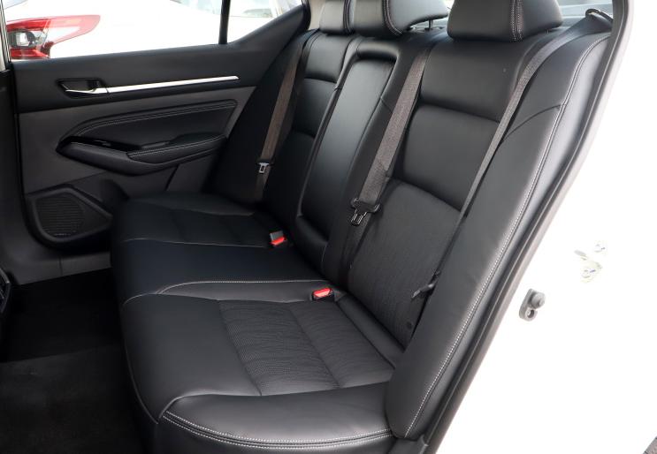 天籁体验2.0t低配,日产天籁2.0t19款价格降价5万