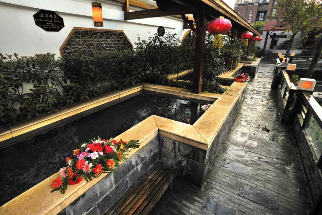 汤山温泉镇,汤山温泉冬天冷不冷