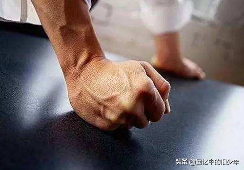 忍为什么是一把刀和一颗心,为什么忍字底下有个心