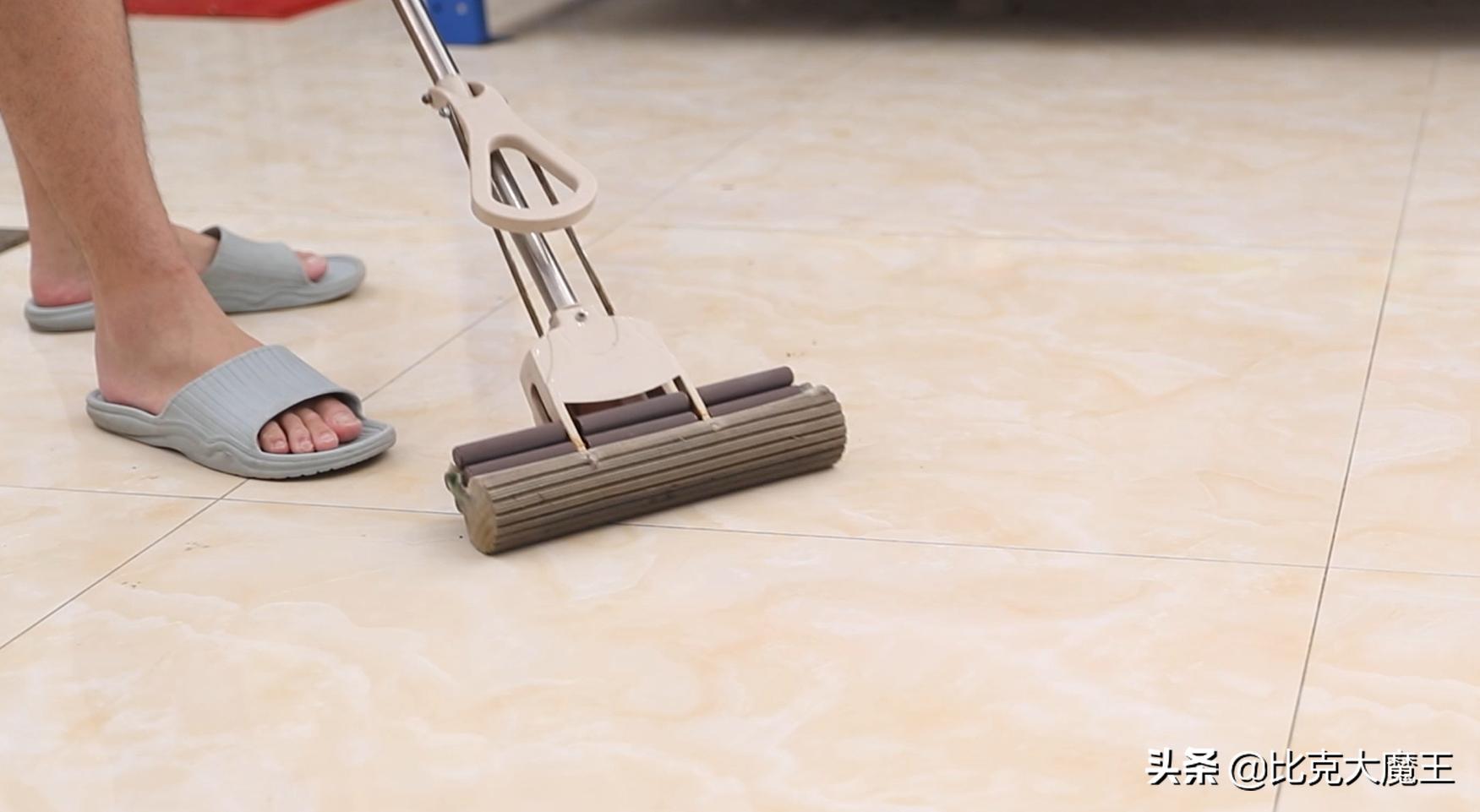 清水拖地等于白拖教你一个小技巧,哪种拖地水拖得干净没水印