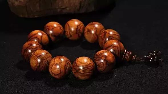 金丝楠不适合做手串,金丝楠手串盘10年以上效果