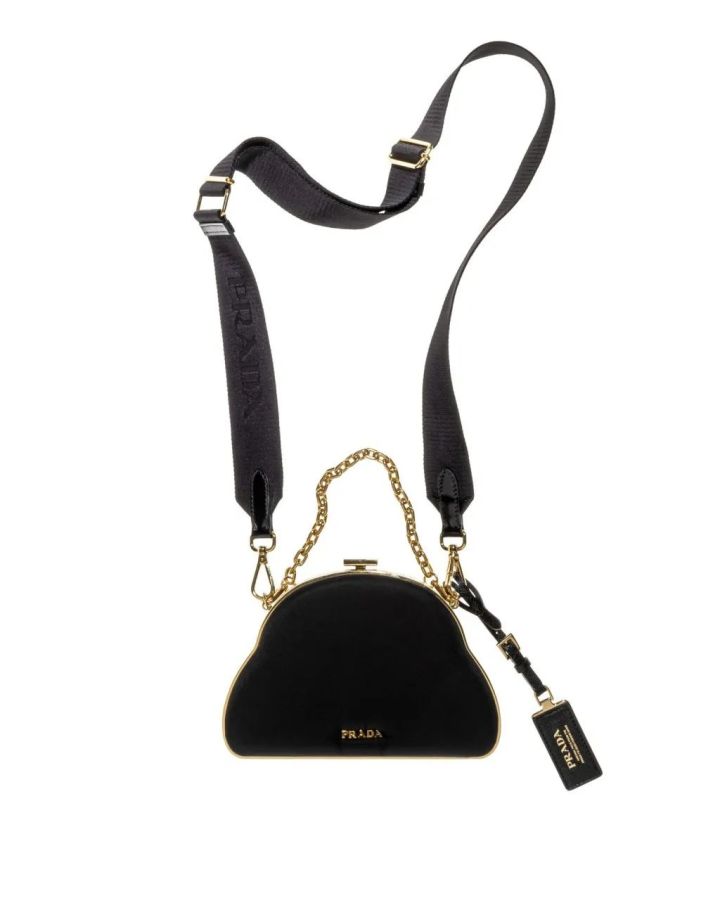 15倍价钱从苏富比拍来的Prada，要供奉在哪儿才好膜拜？