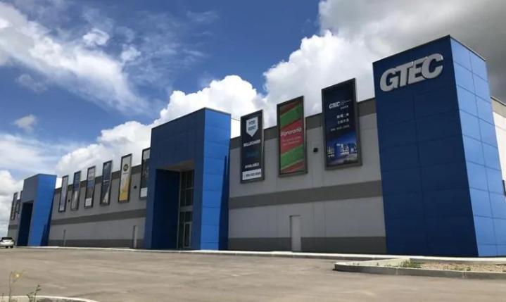 女子买房被中介骗600万,女子听信中介降价几十万卖房