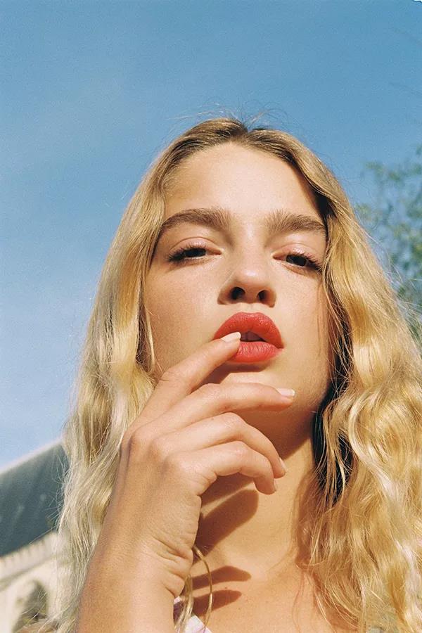 想要自然红唇选什么色号唇膏,秋冬推荐必备十款唇膏