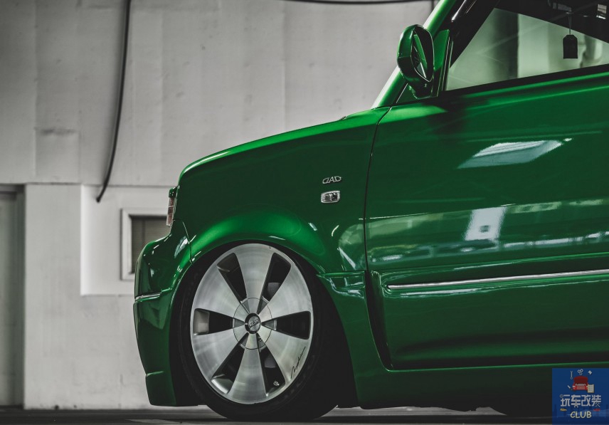 一辆“特调绿”“姿态优美”的“方盒子”！赛恩ScionxB