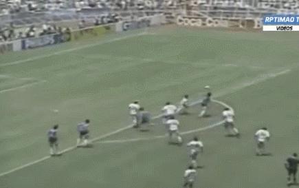 马拉多纳到底是不是手球,马拉多纳上帝之手为什么不越位