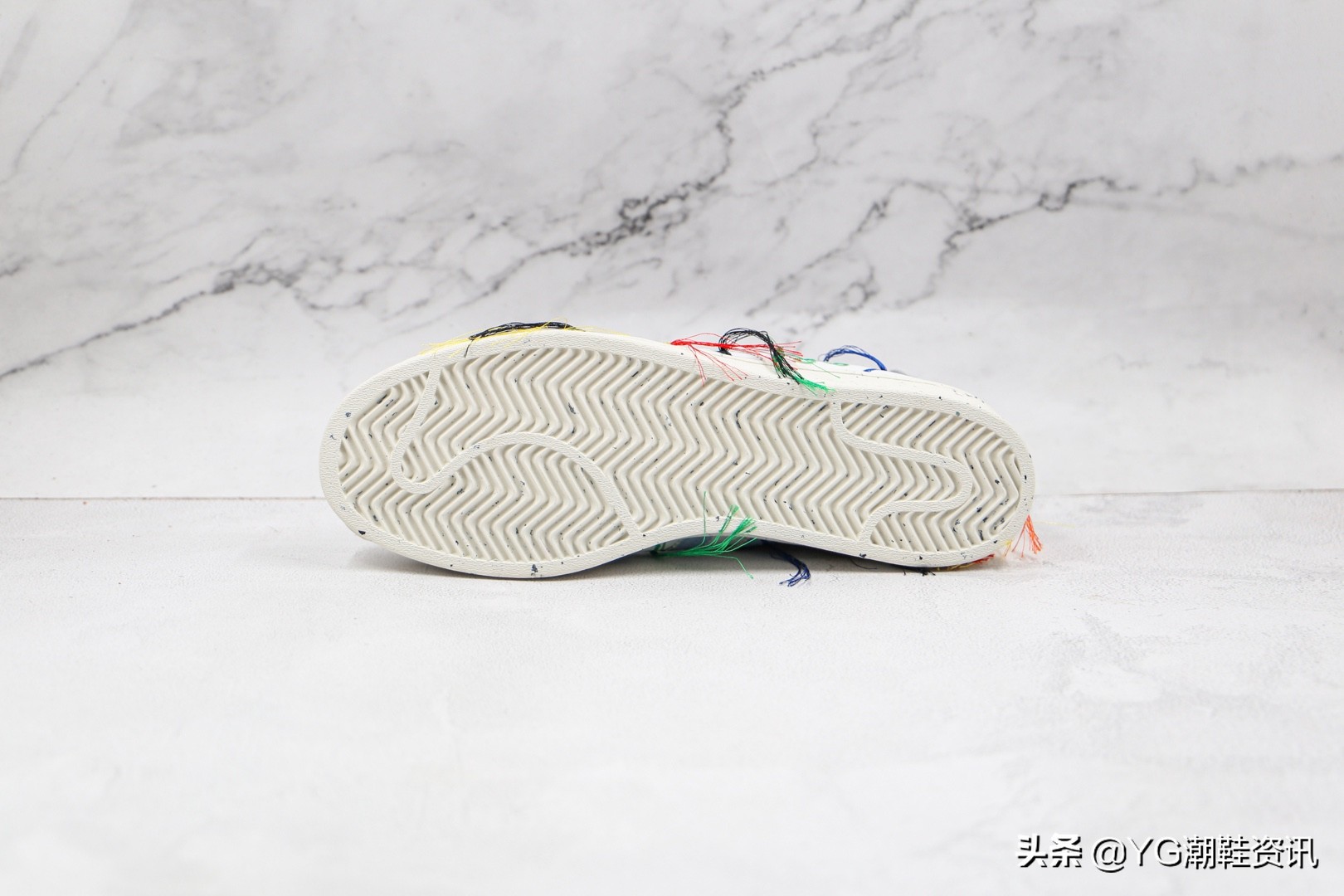 adidas阿迪达斯米灰色板鞋,阿迪达斯neohoops2.0白灰绿板鞋