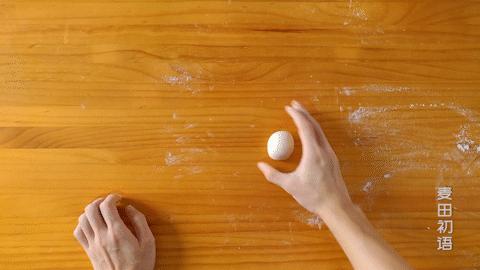 香味十足的奶香馒头，超级松软有弹性，不坑洼不缩皱的秘密都在这