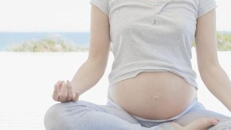 孕期抑郁压抑心情低落怎么缓解,孕期情绪低落爱哭对孩子的影响