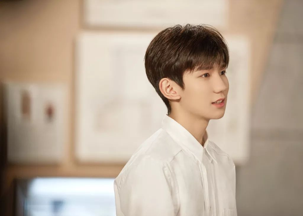 爱豆不经意造成的名场面暖心瞬间,爱豆那些让人心疼的瞬间蔡徐坤