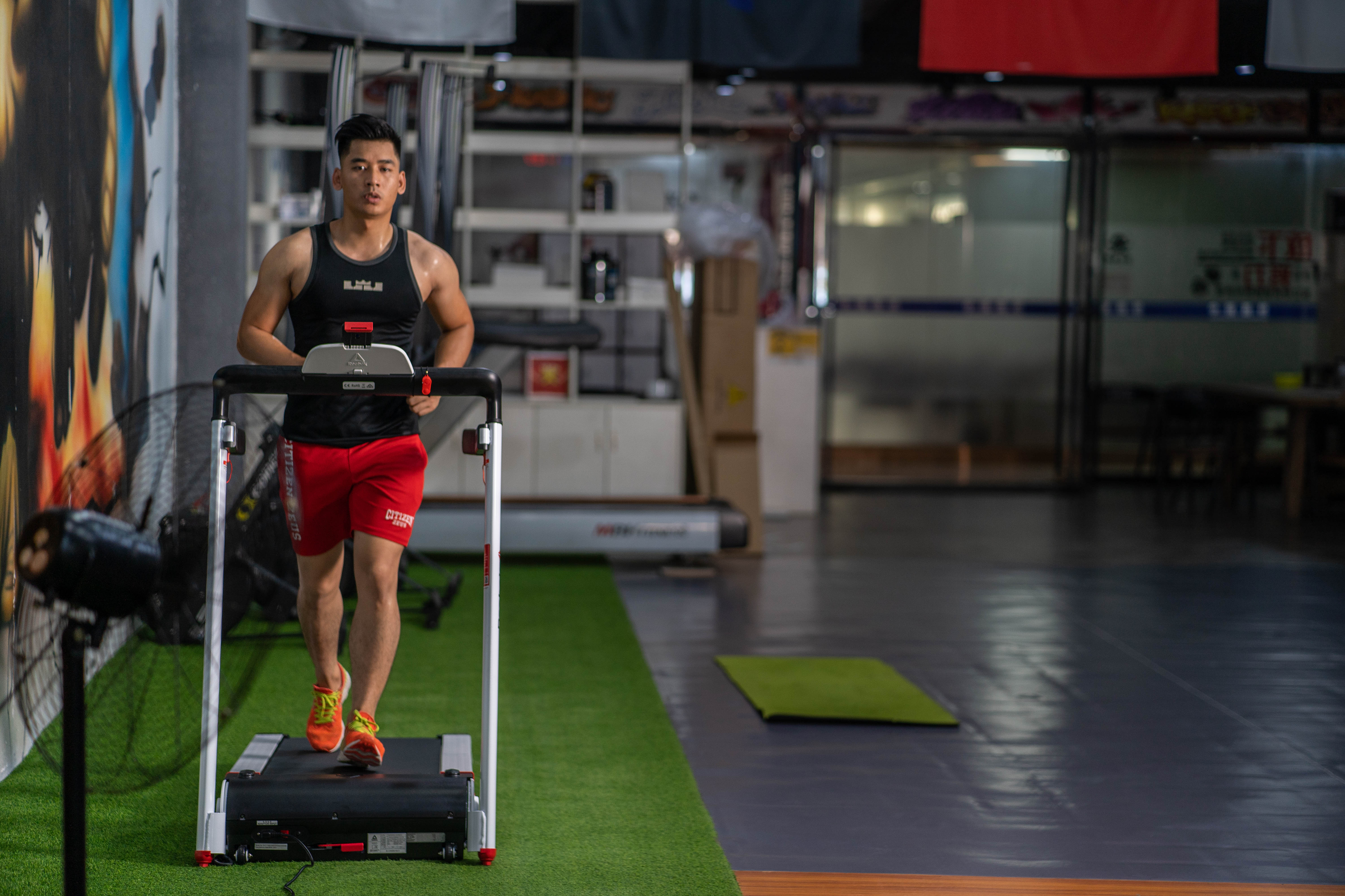 锐步irun3跑步机评测,锐步折叠跑步机irun4