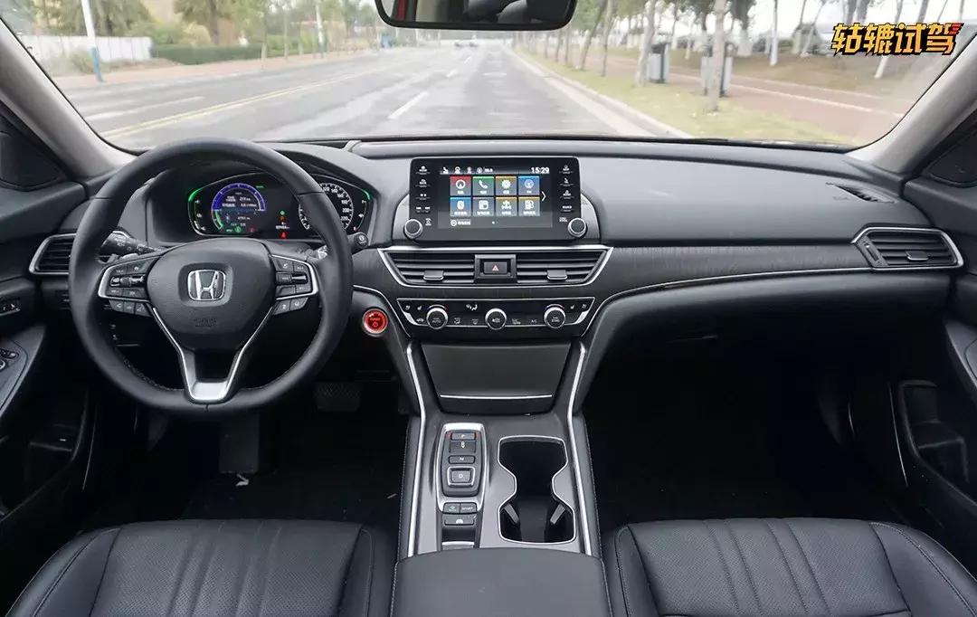 试驾｜1000公里体验混动雅阁：开起来是家用车，玩起来是性能车