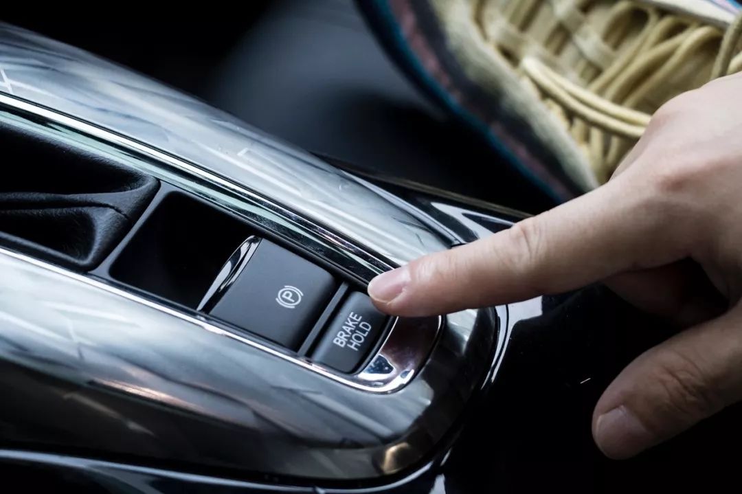 潮鞋与机车,潮鞋和跑车