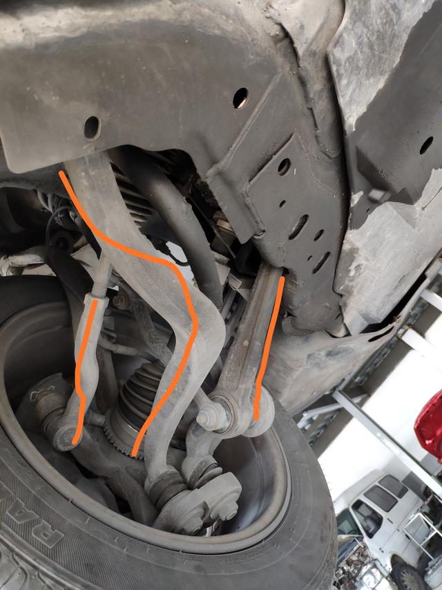 马6换完后减震还是咯噔响,马6上摆臂减震器怎么拆