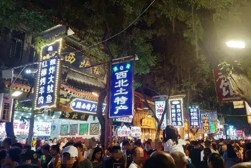 重庆旅游6天5晚团购价含往返机票,重庆出发1000元4天3晚的旅行