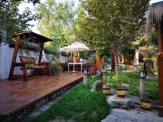 来袁家村花田月下住民宿,咥陕西美食、泡酒吧,逛民俗!