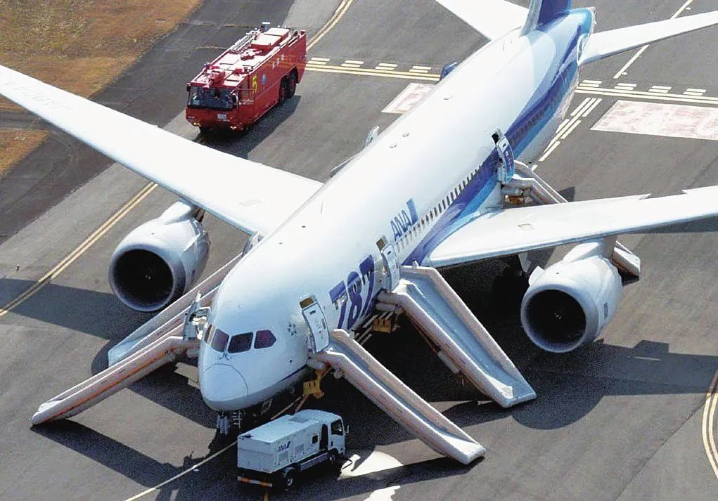 世界上第一架波音787,大型客机波音787垂直起飞