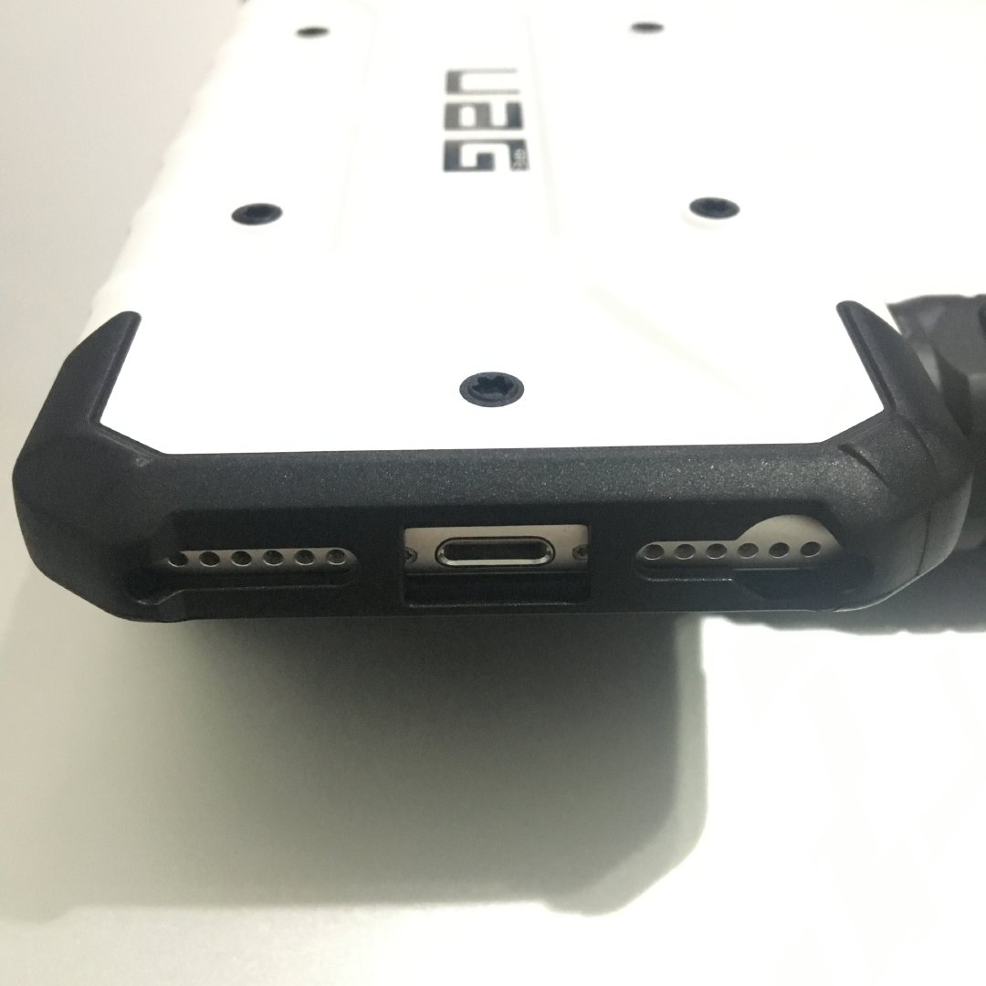 uag探险者银色和钻石系列对比,uag探险者手机壳iphone12