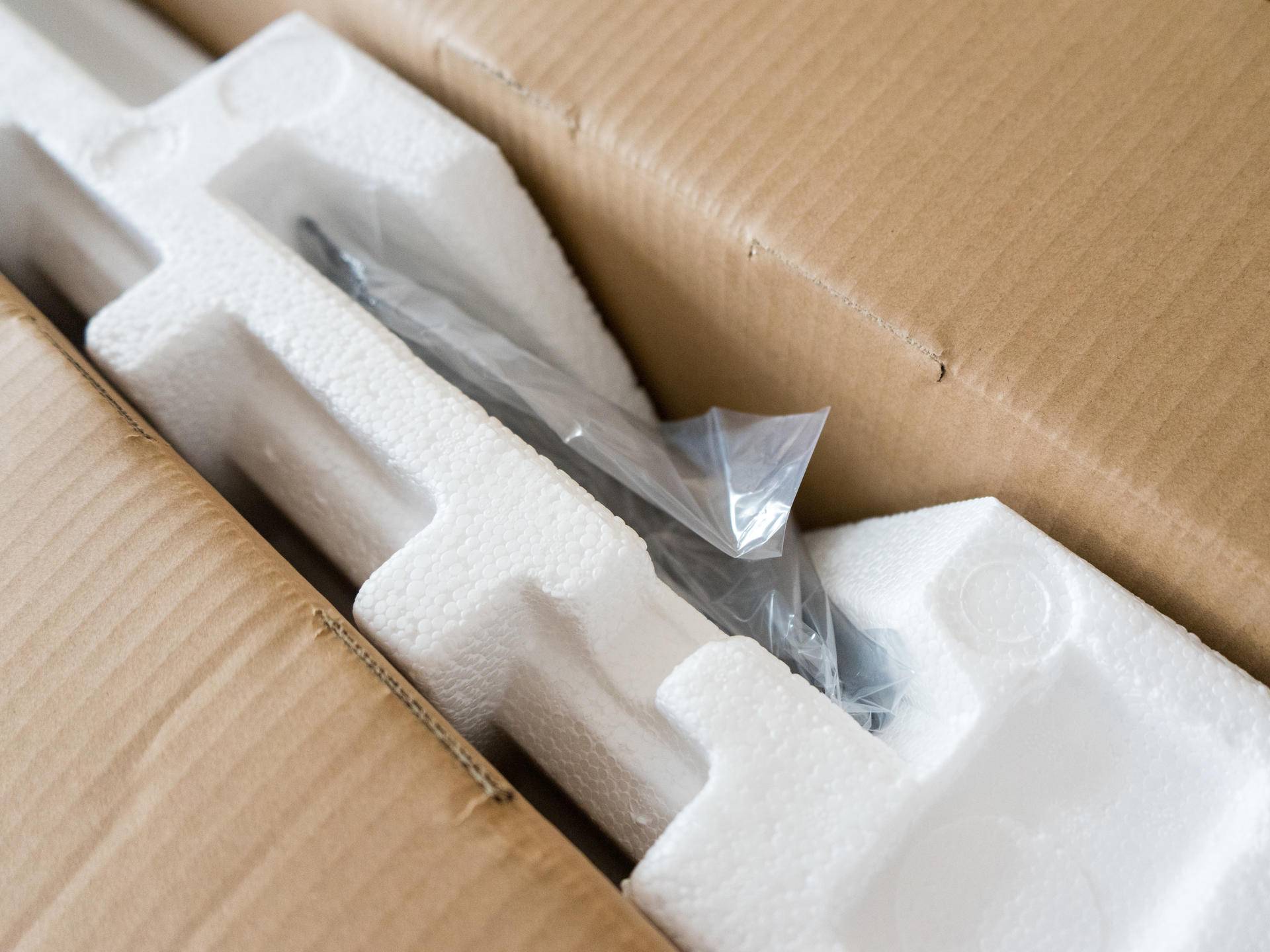 海信电视65寸不卡顿,海信电视hz65e7d屏幕亮度多少