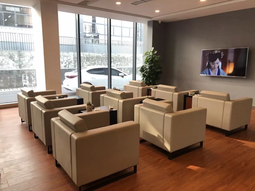 买车也能玩出“新花样”，成都人的娱乐方式在这家4S店都能get