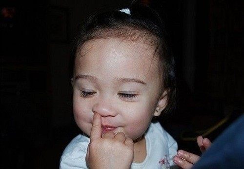 小孩吃鼻屎要用什么方法教育,小孩吃鼻屎会细菌感染吗