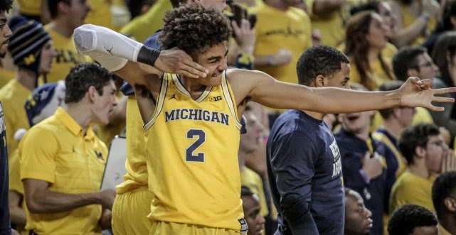 疯狂三月观赛指南：密歇根大学狼獾队，贿赂丑闻曾经轰动一时