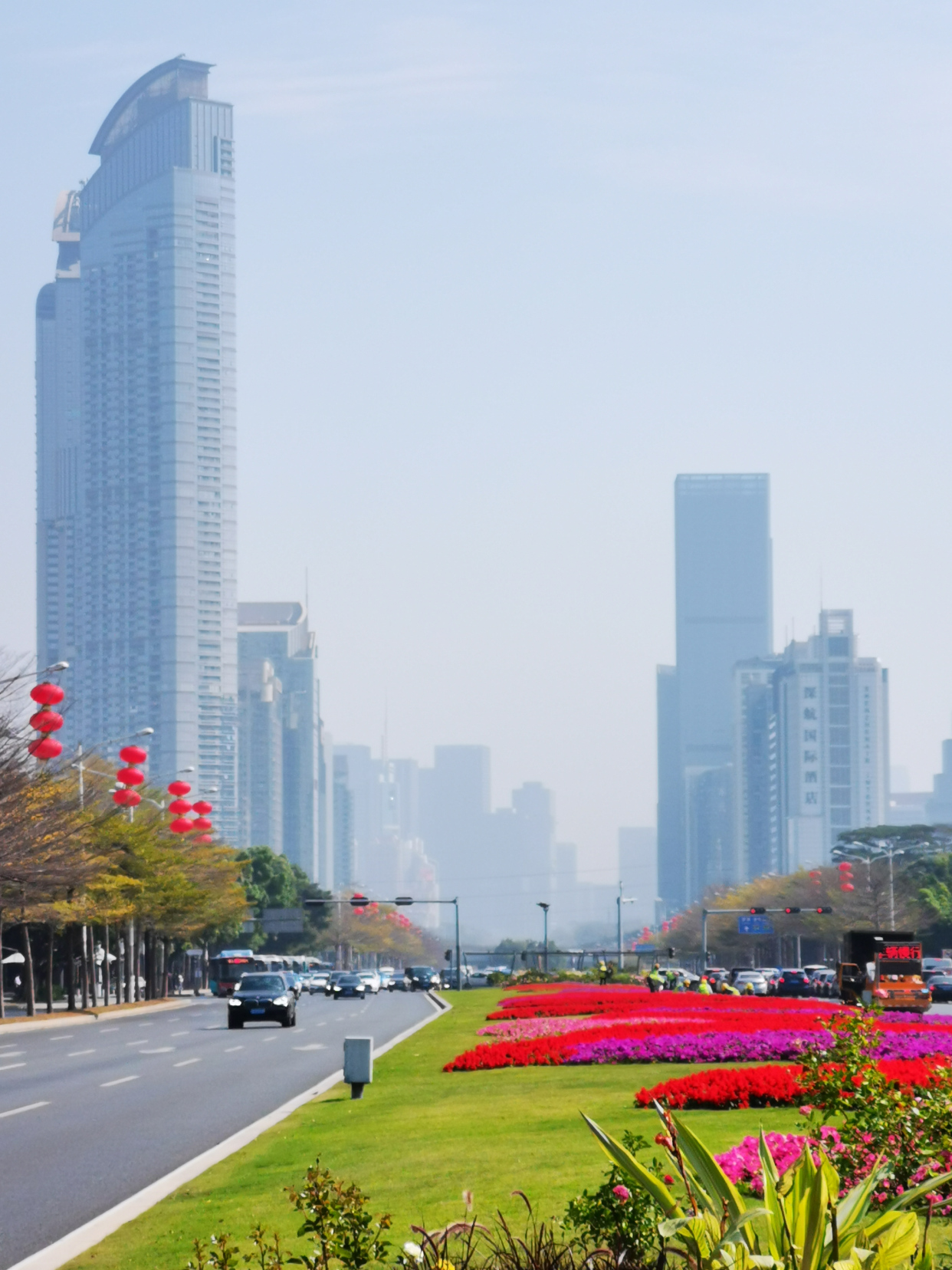 航拍深圳深南大道高楼,深圳福田区高楼打卡拍照