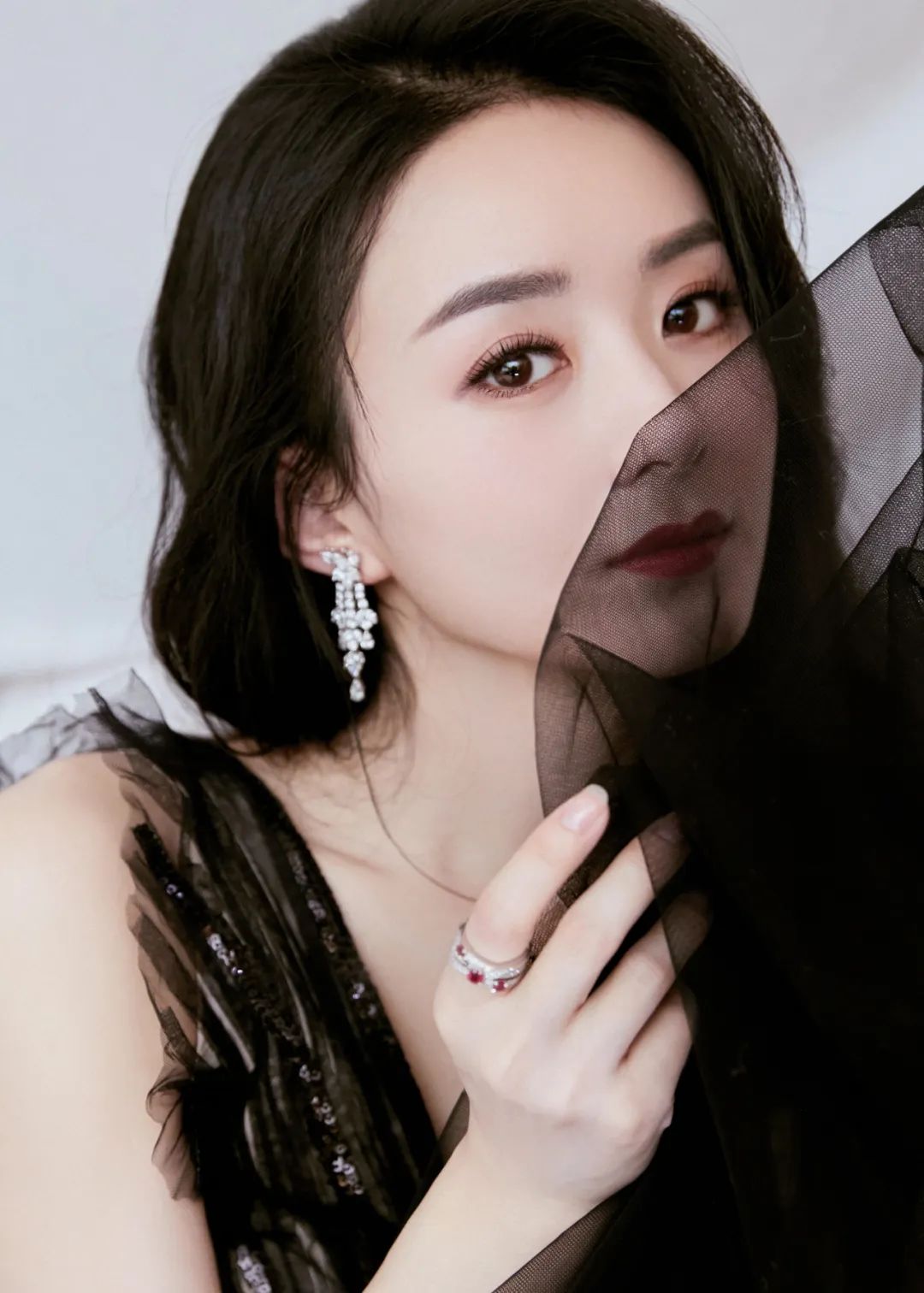 眼睛妆容教程显年轻,眼睛大比较自然的妆容