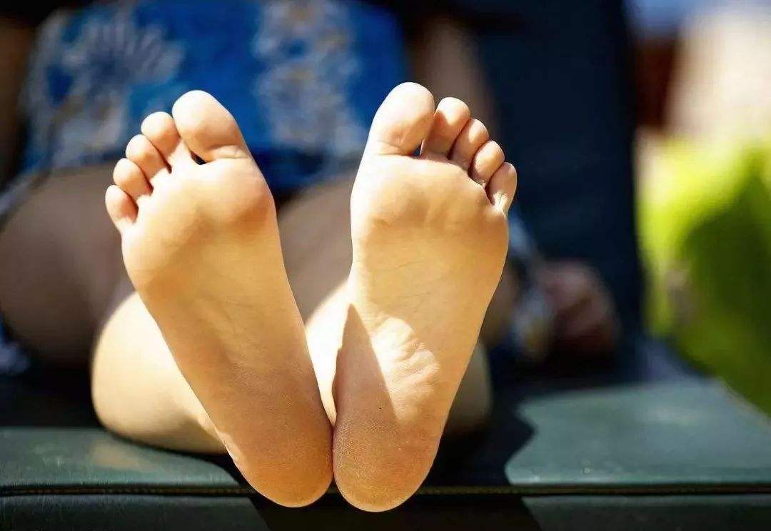 厦门小姐姐满脸红痘，竟是脚气上脸！到底发生了什么？