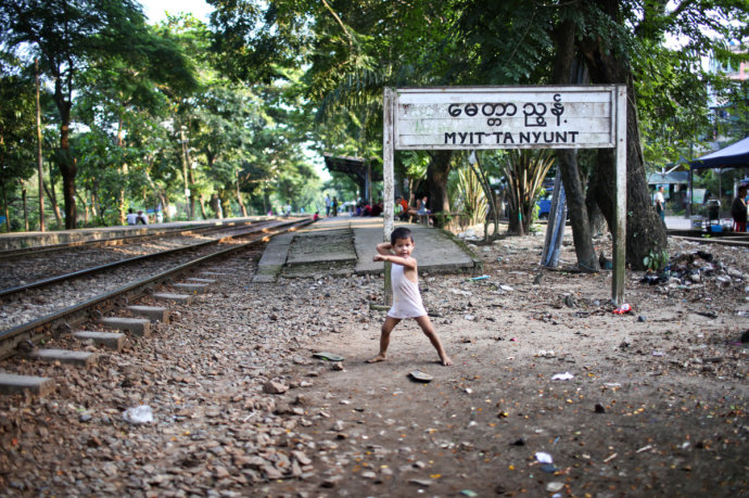 一座美丽的城市缅甸仰光,80年代的缅甸仰光城市