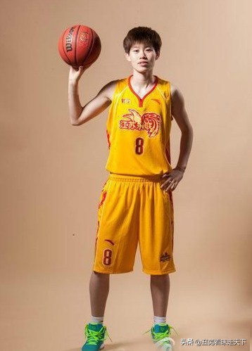 苏粤两强相争，“徐州三女侠”闪耀赛场，许晨妍霸篮下