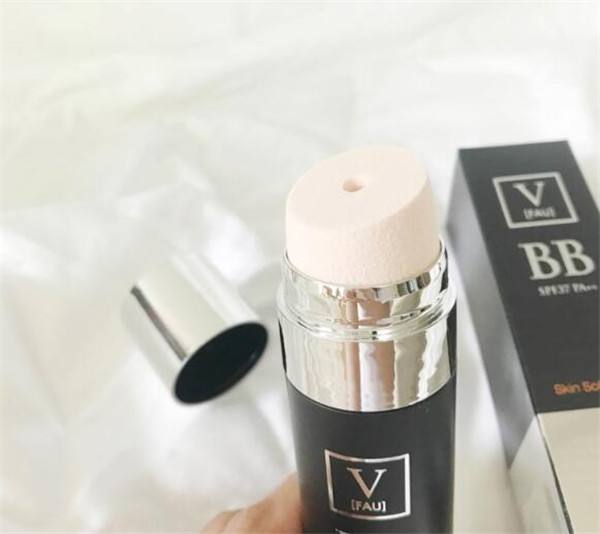 fau白管bb霜,fau再生bb霜黑管和白管的区别