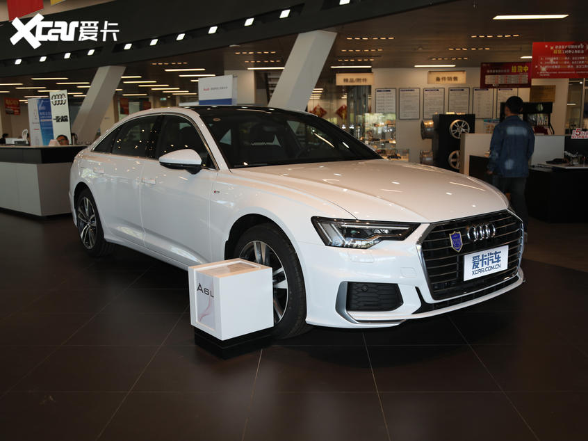 低配奥迪a6l值得买吗,低配奥迪a6l都有什么配置
