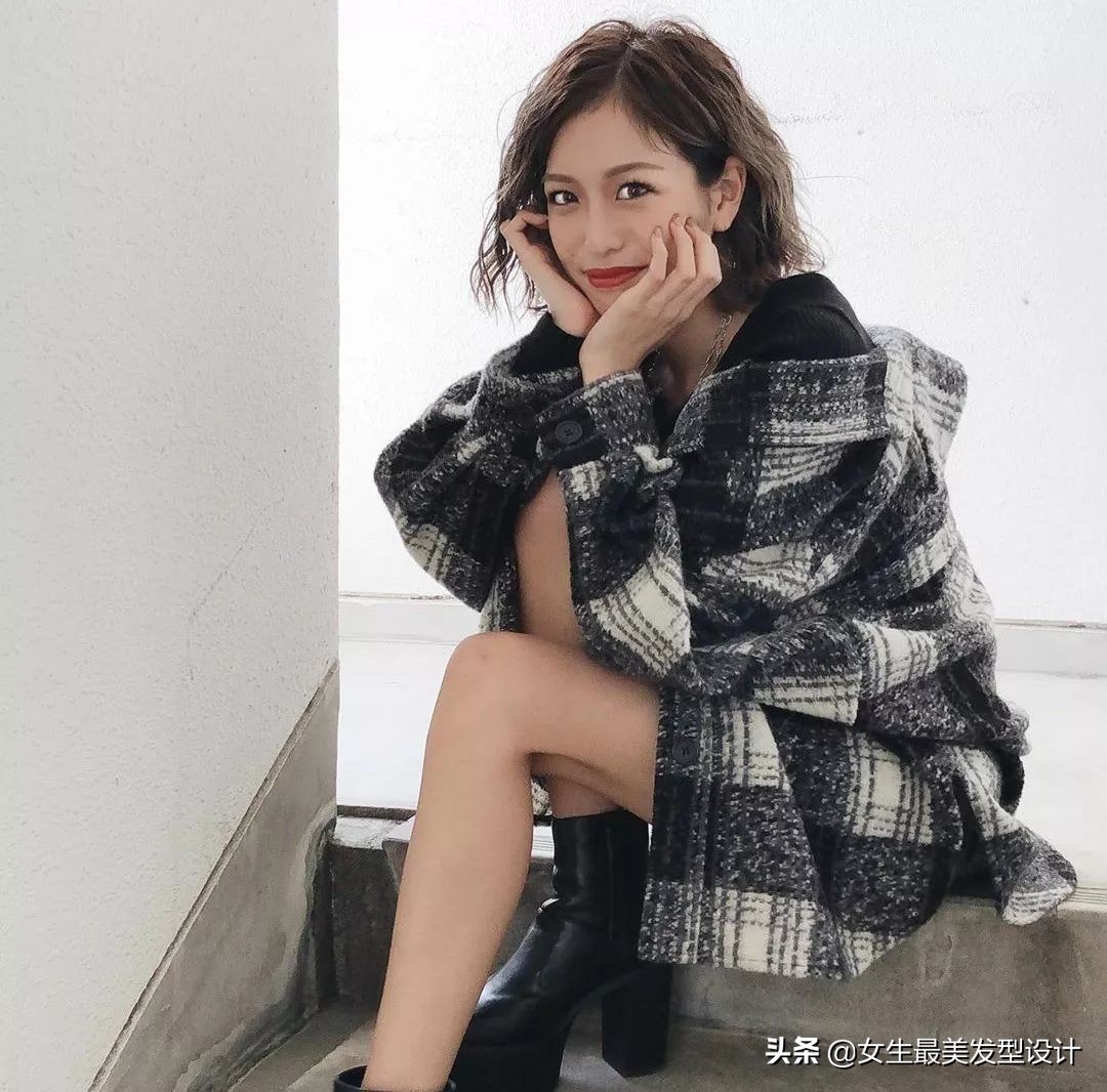 烫短卷发教程自己烫,烫个什么卷发好看又简单