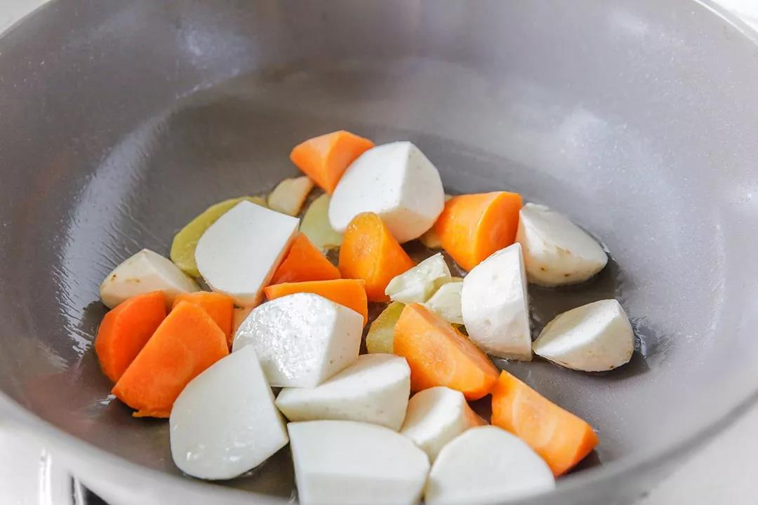 梭子蟹年糕煲做法大全家常,芋头火腿梭子蟹的做法大全