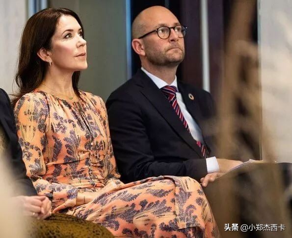 石头姐婚姻近况,身价2亿的石头姐