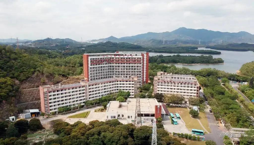 深职院在专科里面的排名,深职是全国最好大专吗