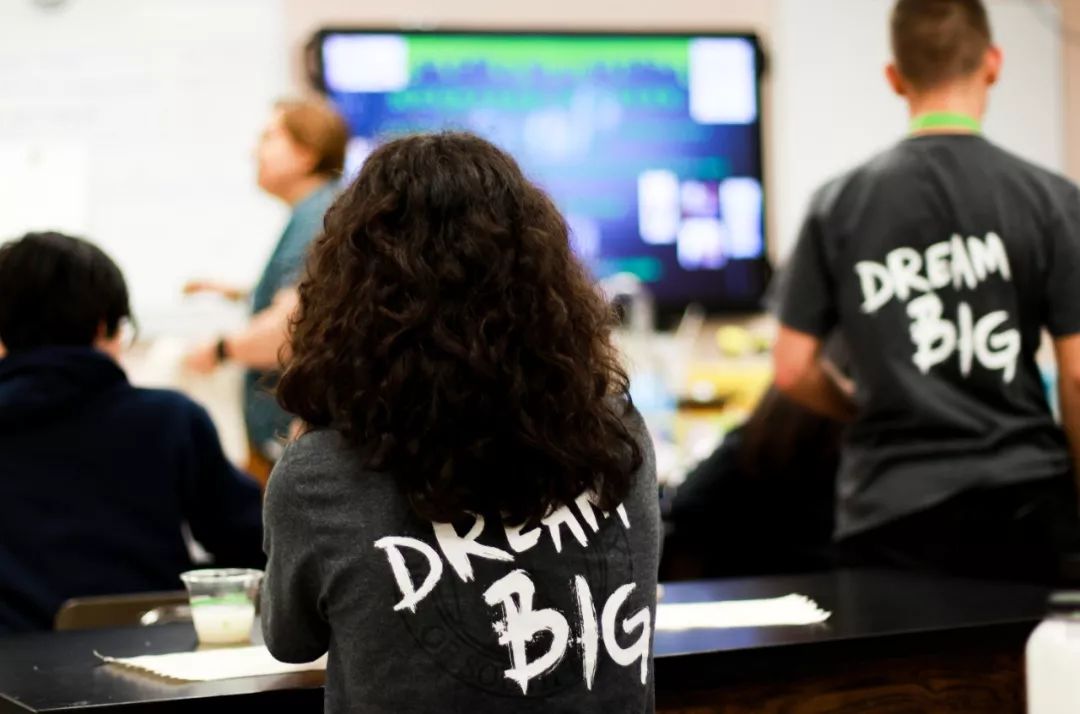 普通家庭孩子有必要留学吗,普通家庭真的适合留学吗