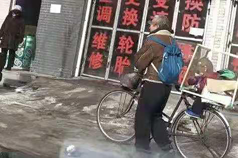 爷爷怕宝宝冷,爷爷怕小孩冷