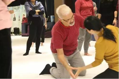 Zvika派索Pesso戏剧舞动￨国际舞动大师带你进行一场时光机的旅程