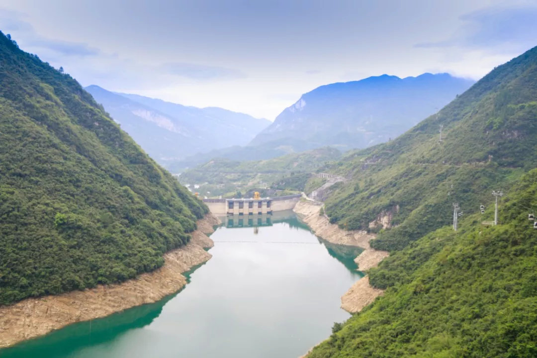 武隆夏季探秘奇特的地缝峡谷,武隆探秘