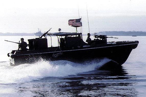 详解巴雷特反器材步枪的由来，它真的不是当狙用