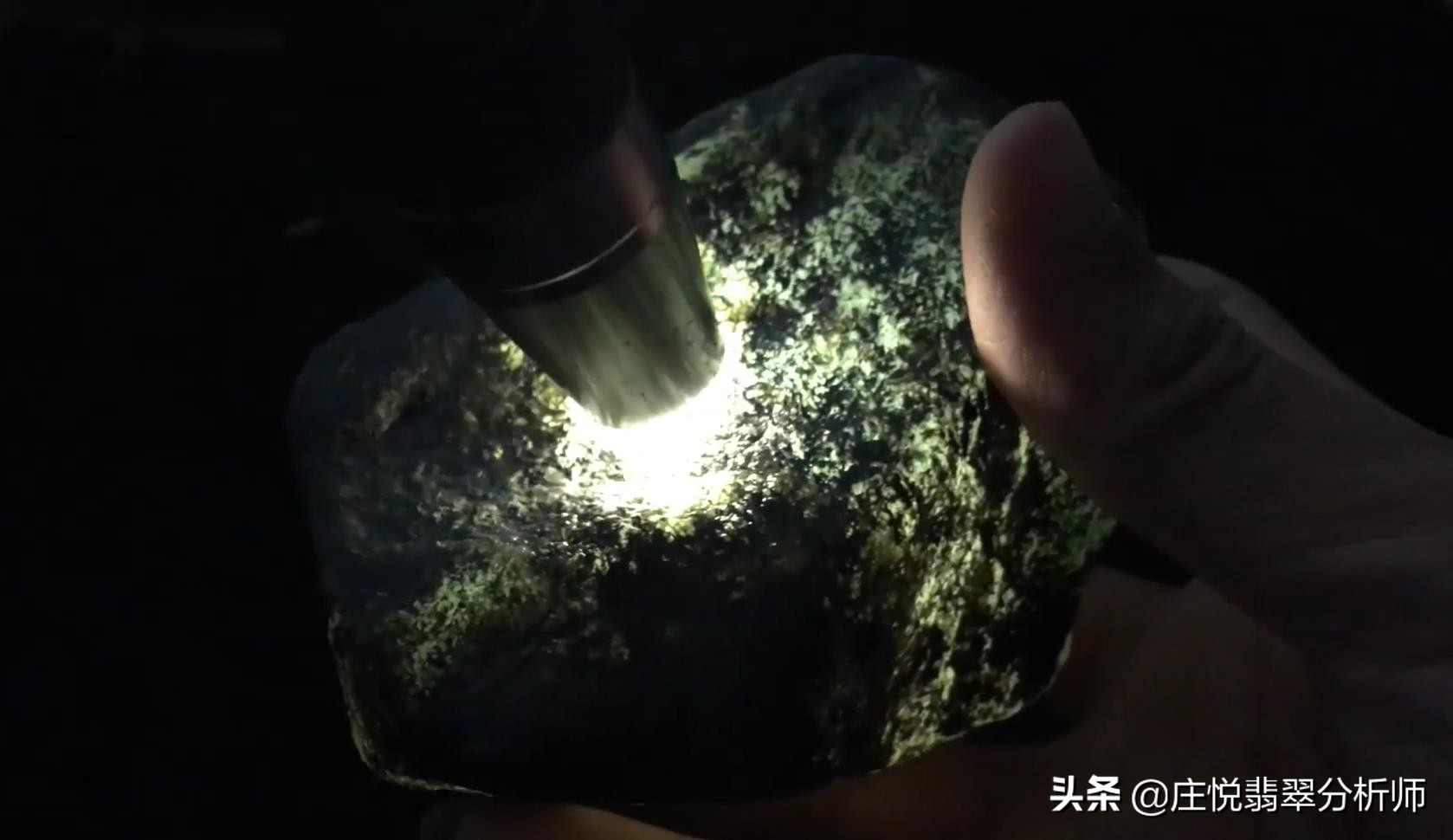 从原石看翡翠,从原石到手串