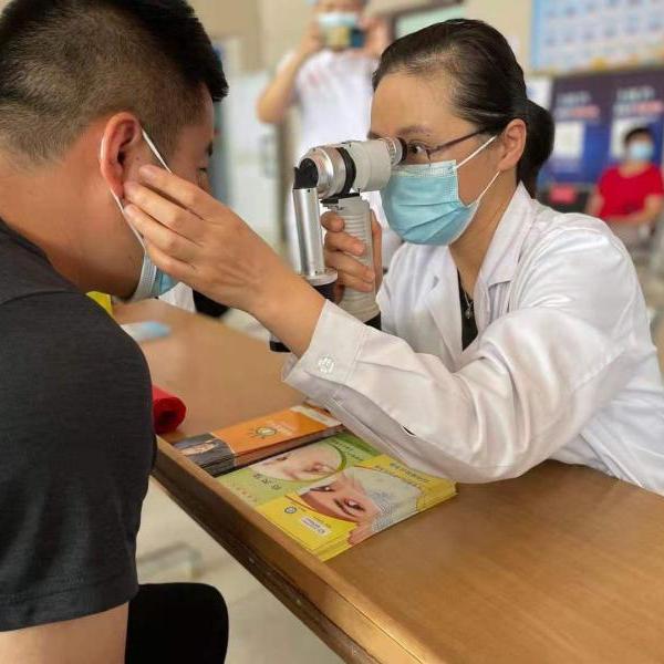 大爱无疆情系千里|医师节哈医大一院领导线上慰问援藏援疆等医疗队员