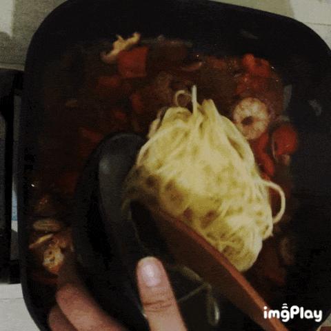 番茄鸡蛋焖饭做的意面,番茄花甲虾仁意面