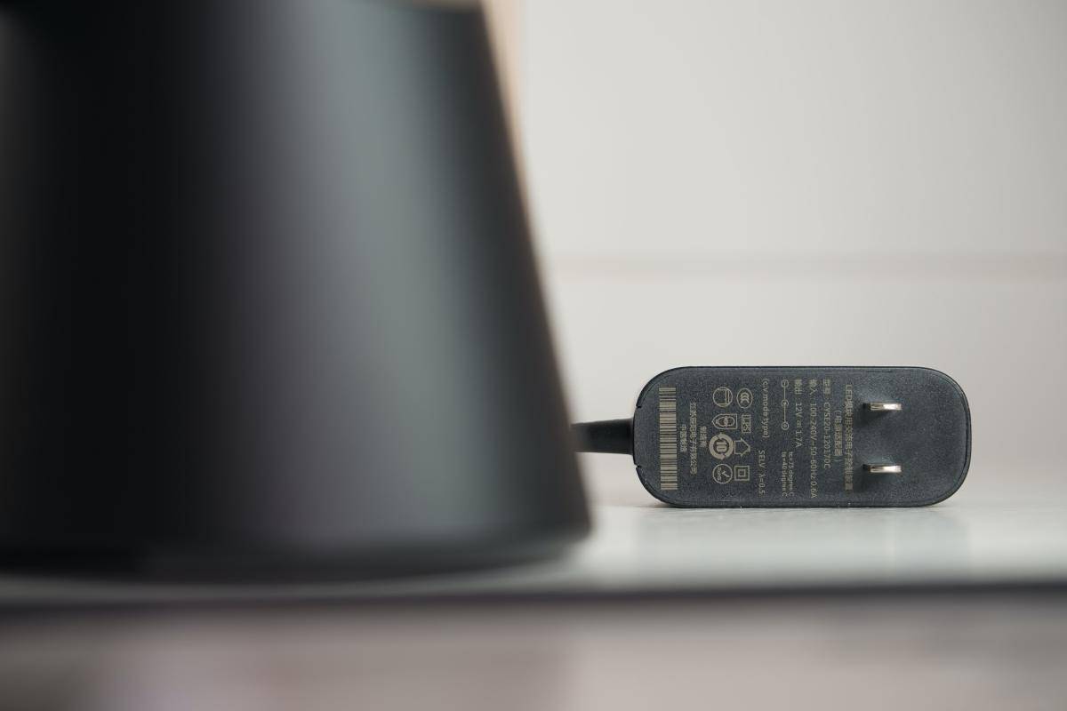 练习钢琴光线不足会伤眼,实测“明基专业钢琴灯”