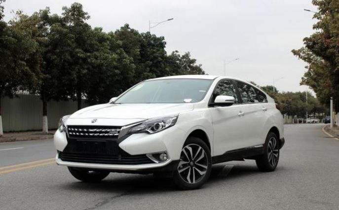 全新蜕变轿跑suv启辰t90惊艳亮相,博越启辰t90