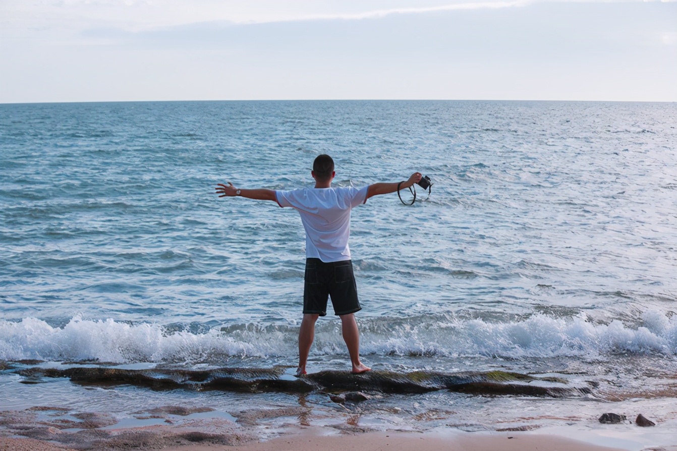 我最喜欢的地方海南三亚,三亚早晨的海滩